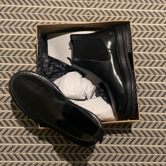 NWT ASOS DESIGN Chunky leather Chelsea boots in black (Size 8 fits like 8.5) - Picture 8 of 9